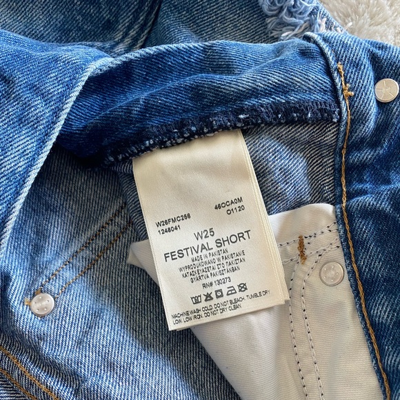 Wrangler high waisted jean shorts - Picture 2 of 3